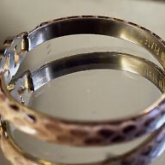 VINTAGE GUCCI GG 24K GOLDPLATED
BEIGE SNAKE'S SKIN BANGLE BRACELET - Picture 8 of 16